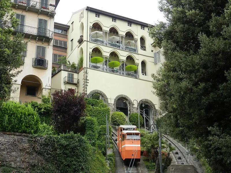 Bergamos linbana till Città Alta